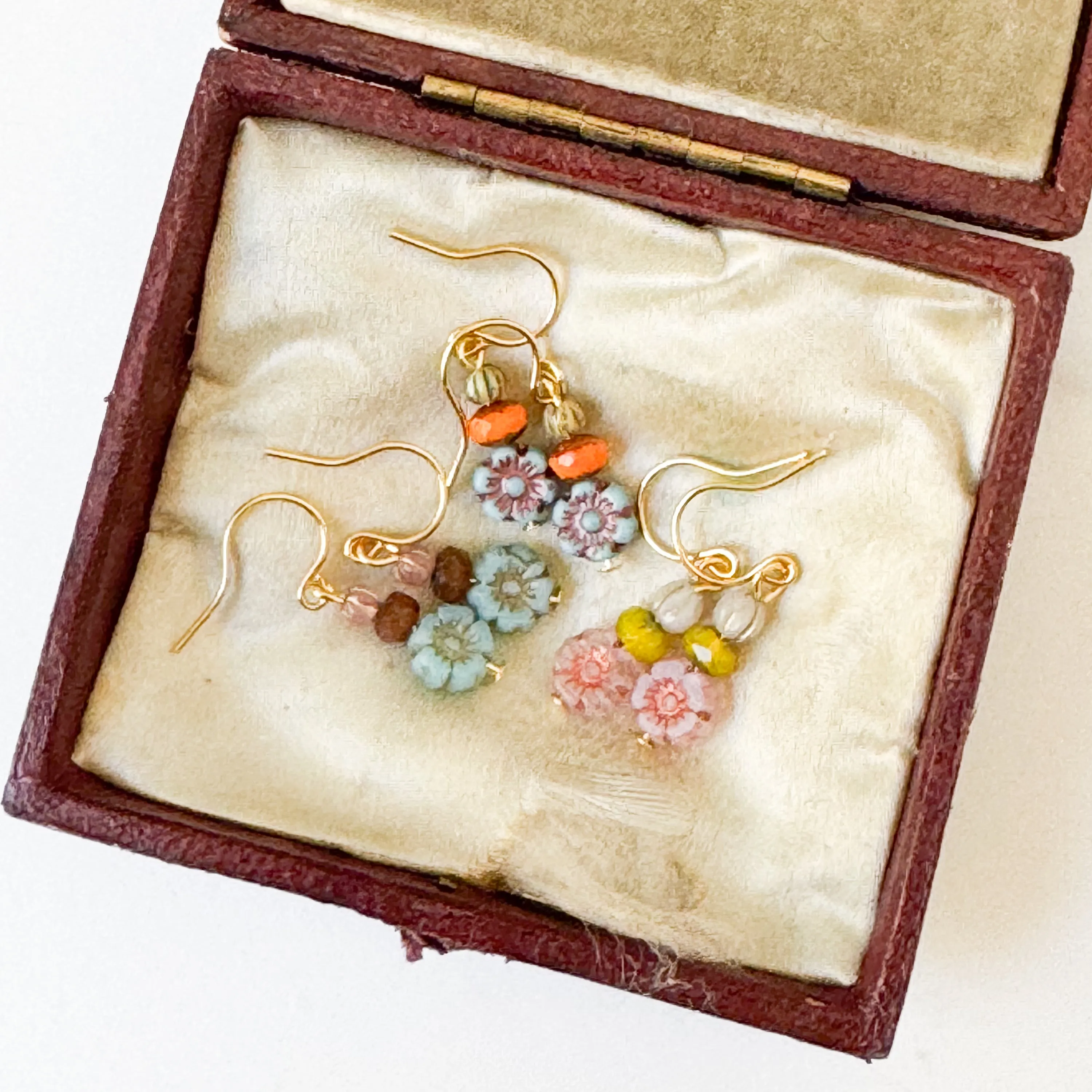 Charming Small Flower Earrings with Vibrant Colors - WS