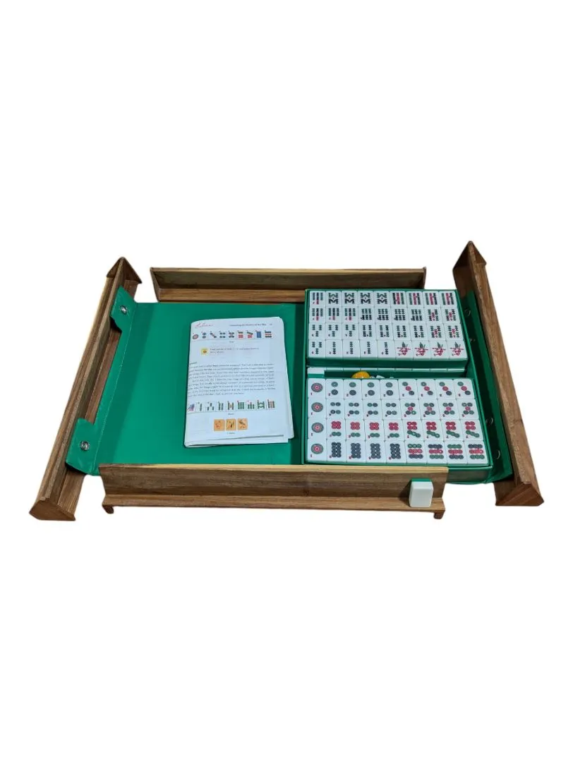 MAHJONG GAME IN GREEN CASE